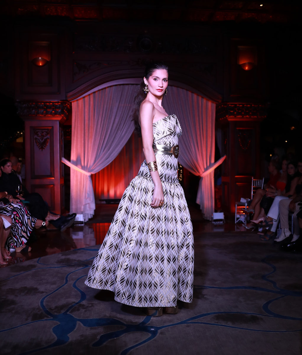 Gold brocade strapless midi dress Lisa Thon Gold brocade strapless midi dress Lisa Thon
